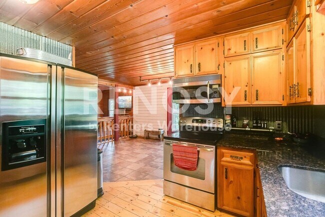 Building Photo - 3BD/2.5BA Home in Elk River Available Now!