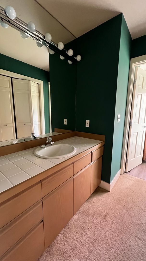 Building Photo - Spacious Devonshire Gem – 3 Bed, 2.5 Bath ...