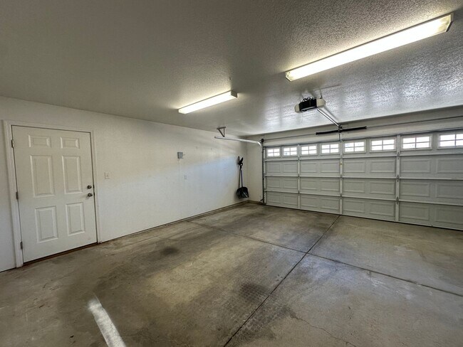 Building Photo - 4115 Azalea St