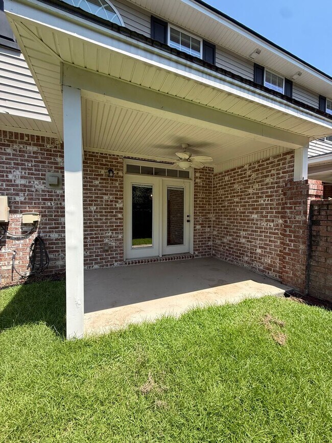 Building Photo - 107 Ventura Pl