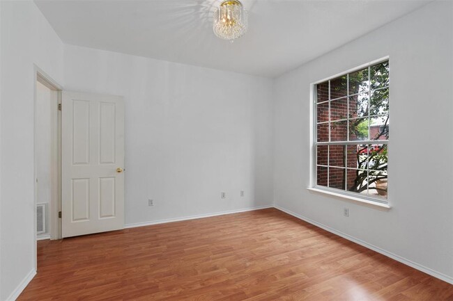 Building Photo - 7925 Osborne Dr