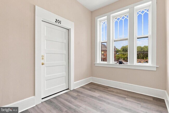 Building Photo - 132 N Braddock St