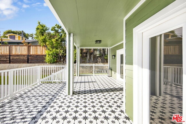 Building Photo - 2124 Reservoir St