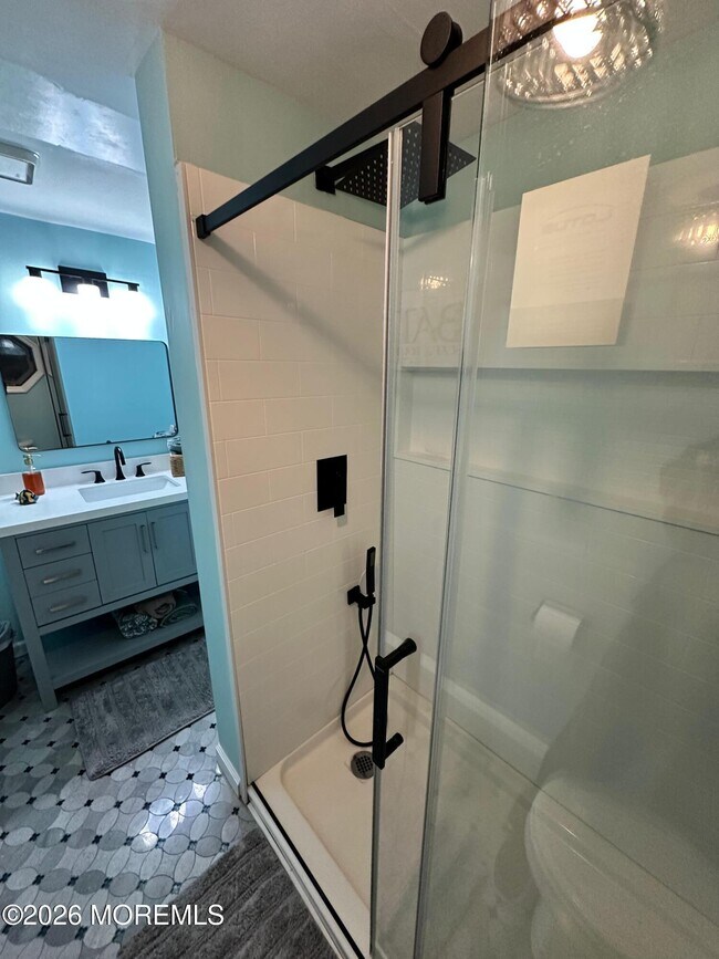 Building Photo - 3 E Central Ave