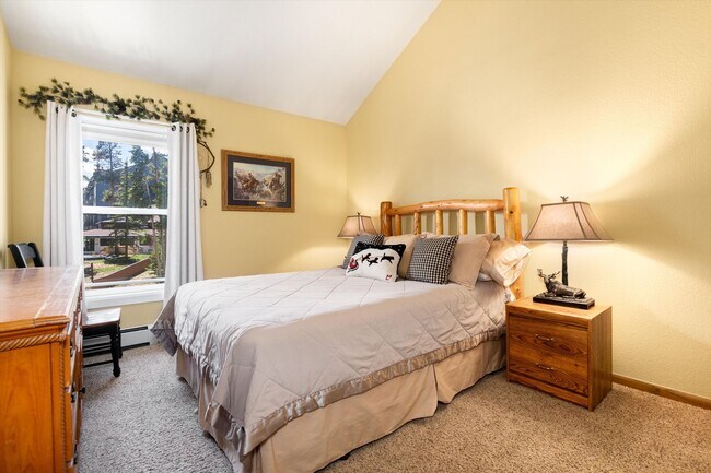 Building Photo - Silverthorne Condo – Winter Seasonal Lease...