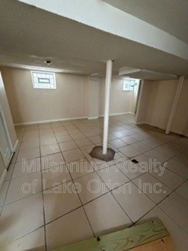 Building Photo - 6010 Hartwell St