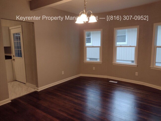 Building Photo - 1419 S Willow Ave