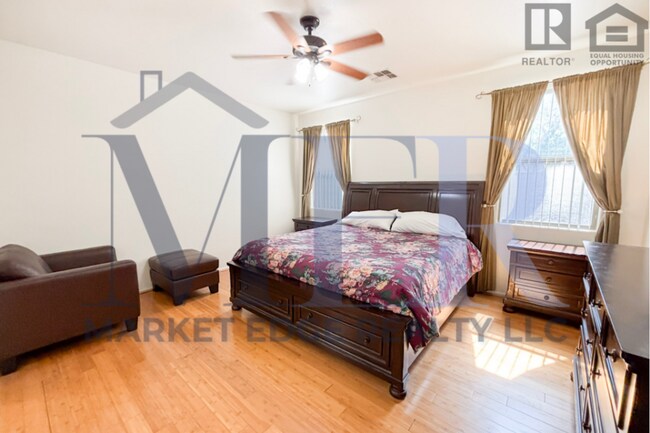 Building Photo - 4Bed/2Bath Furnished Home w/3 Car Garage! Move-In Ready on 05/28/2026! -- RV GATE!