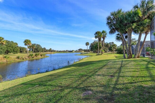 Building Photo - 1703 Golfview Dr