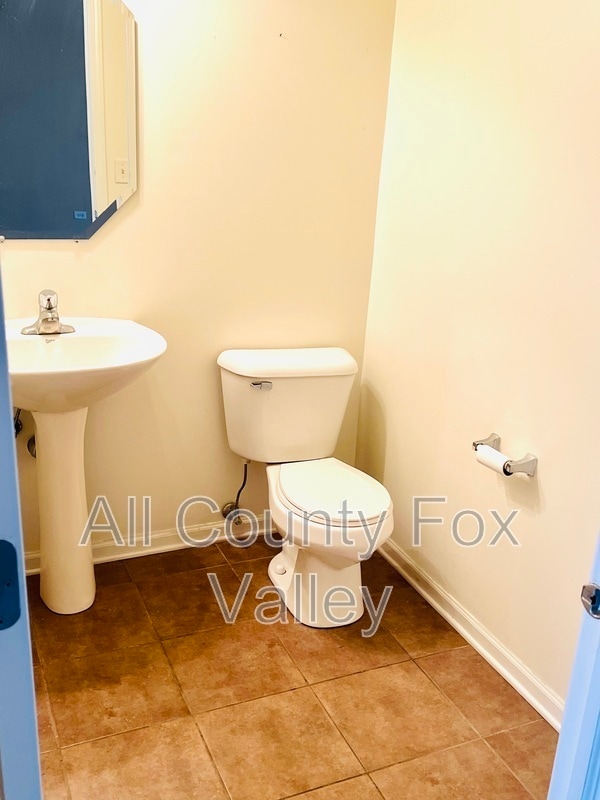 Building Photo - 765 Thornbury Ct