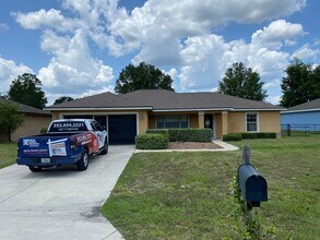 Building Photo - Desirable SW Rainbow Park Neighborhood 3/2...