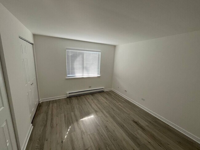 Building Photo - 17745 Rosewood Dr