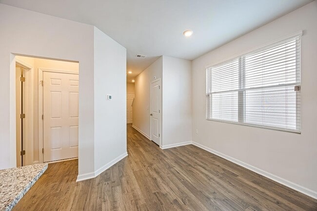 Building Photo - 5438 Thrasher Ln