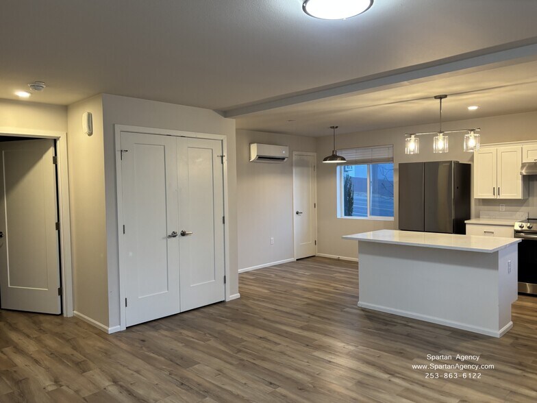 Building Photo - 8501 Locust Ave E