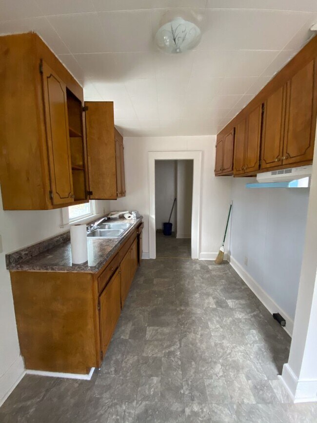 Building Photo - 312 Willow Ln