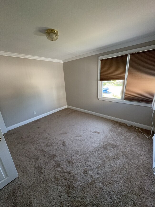 Building Photo - Charming 3 Bed, 2 Bath Ranch-Style Colonia...
