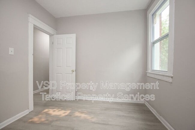 Building Photo - 9911 Olivet Ave