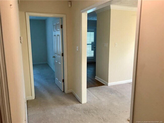 Building Photo - 614 Amberdale W Cir