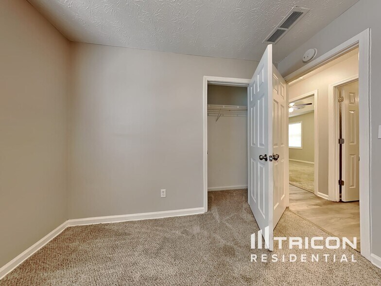 Building Photo - 530 Saddle Shoals Dr