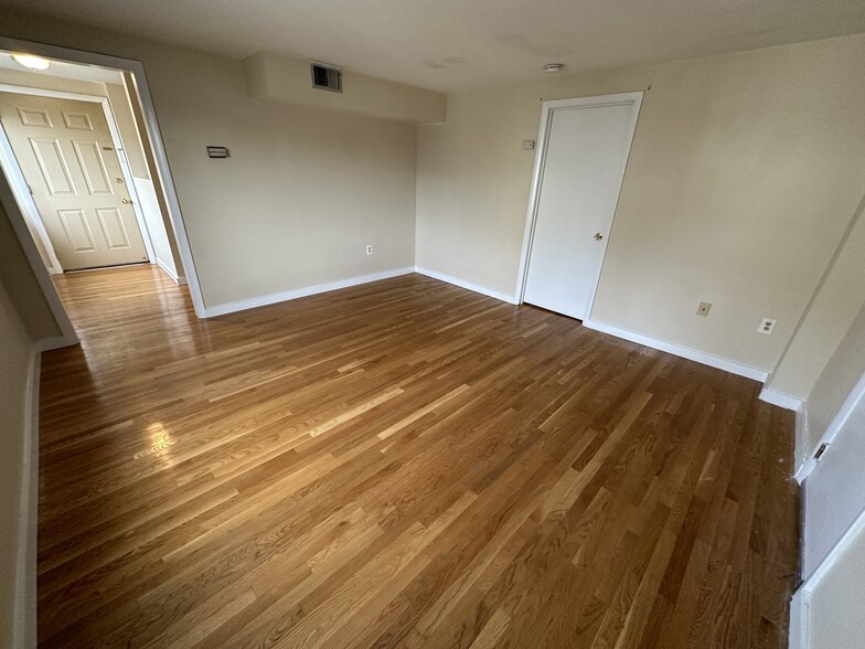 Building Photo - 574 Dorchester Ave