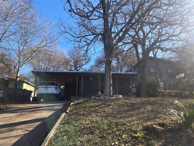 Building Photo - 1307 Deloney St