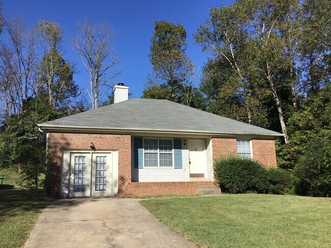 Primary Photo - 3 Bedroom Home For Rent in Sango Area!