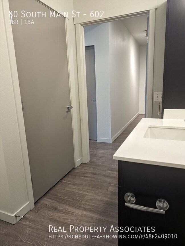 Building Photo - 80 South Main St