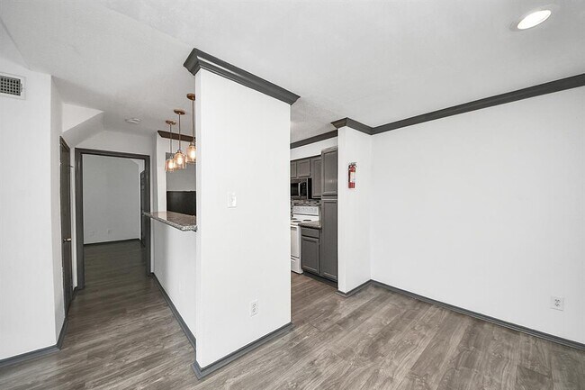 Building Photo - 14550 Fonmeadow Dr