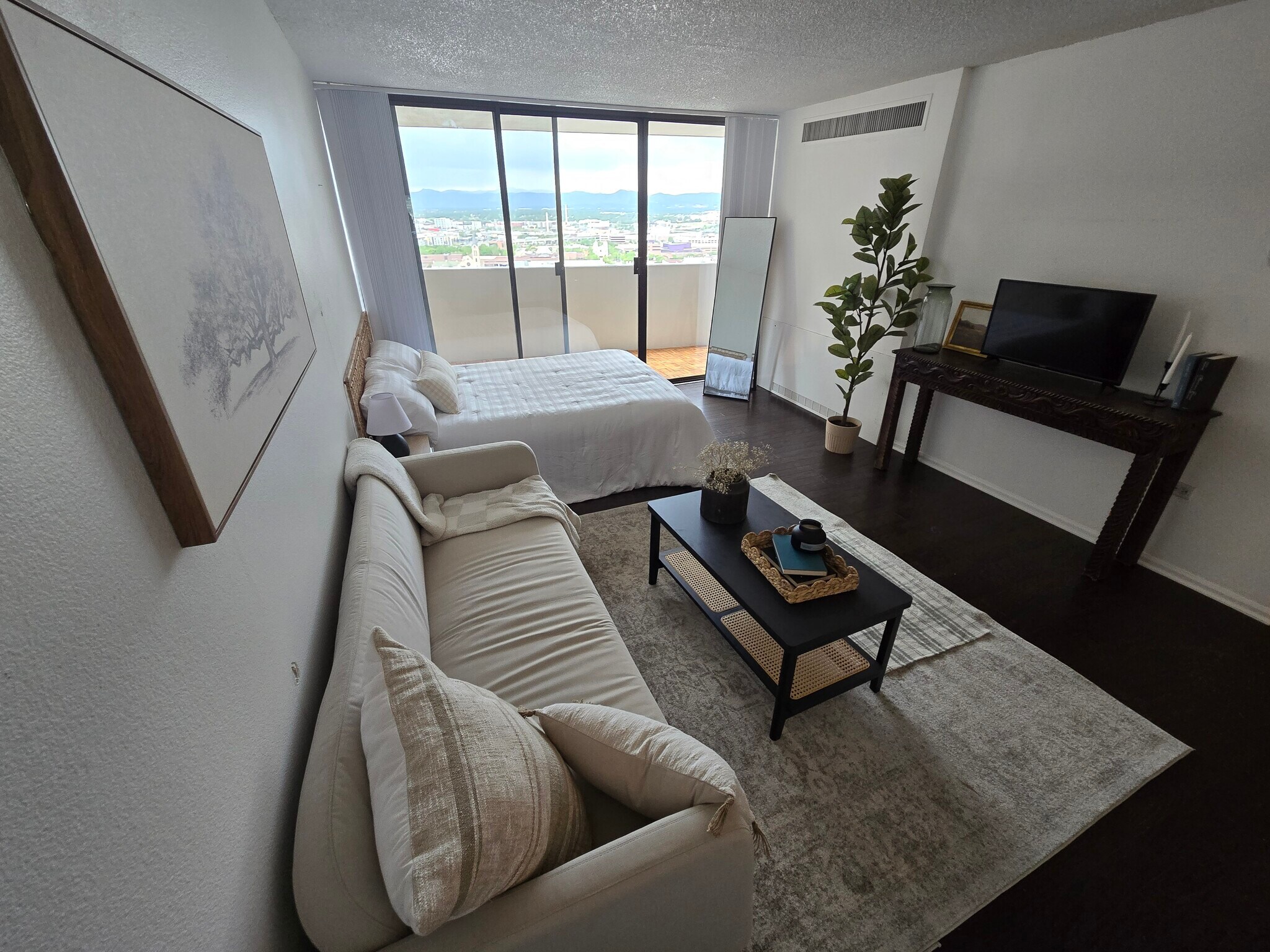 Building Photo - 1020 15th St