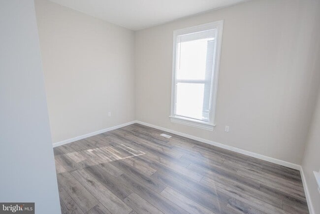 Building Photo - 34 Delsea Dr S