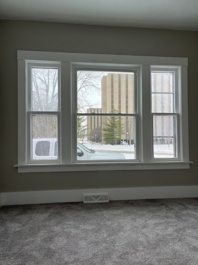 Building Photo - 1227 W 22nd St