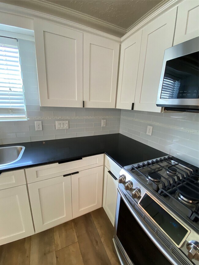 Building Photo - 2915 Beacon Grove St