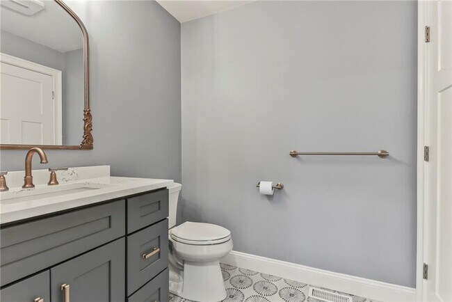 Building Photo - 95 Honeysuckle Rd