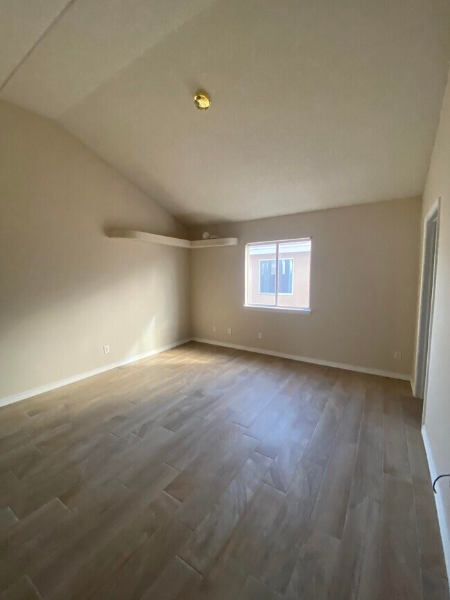 Building Photo - 3916 Tierra Arena Dr