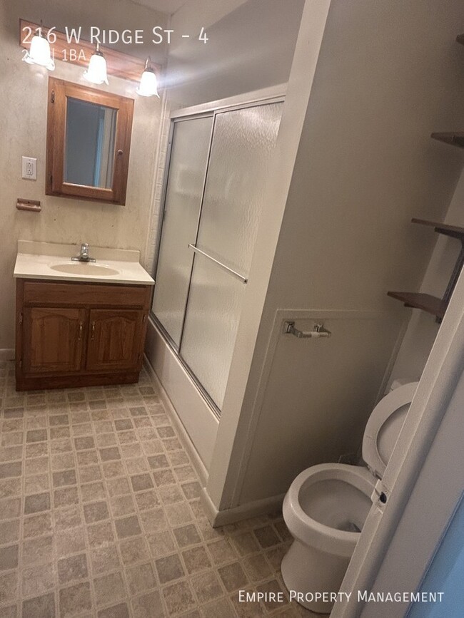 Building Photo - Available- 2 bedroom, 1 bathroom in Lansfo...