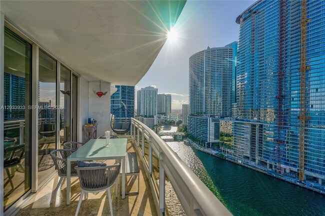 Building Photo - 901 Brickell Key Blvd