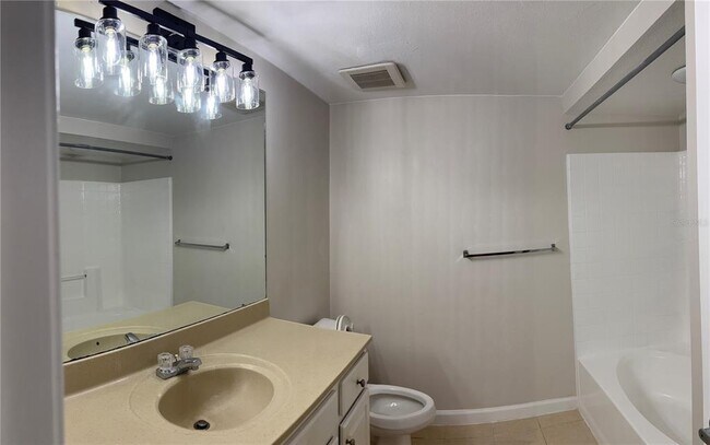 Building Photo - 12024 Villanova Dr