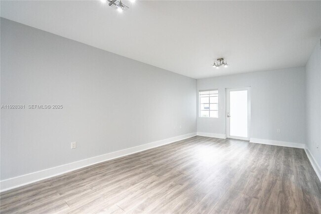 Building Photo - 331 85th St