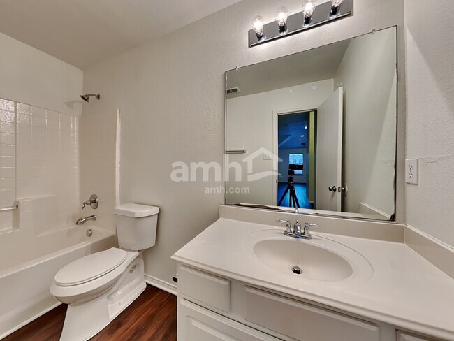 Building Photo - 6005 Stirrup Iron Dr