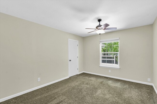 Building Photo - 405 Ridge Rd