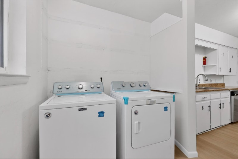 Building Photo - 404 Nottingham Dr