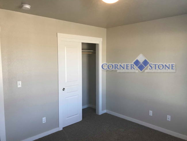 Building Photo - Pet Friendly Home in Nampa!