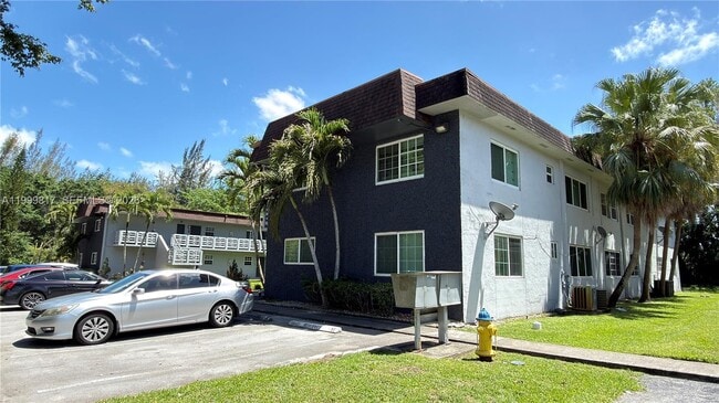 Building Photo - 403 SW 148th Ave