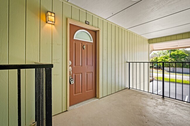 Building Photo - 3737 Loretto Rd