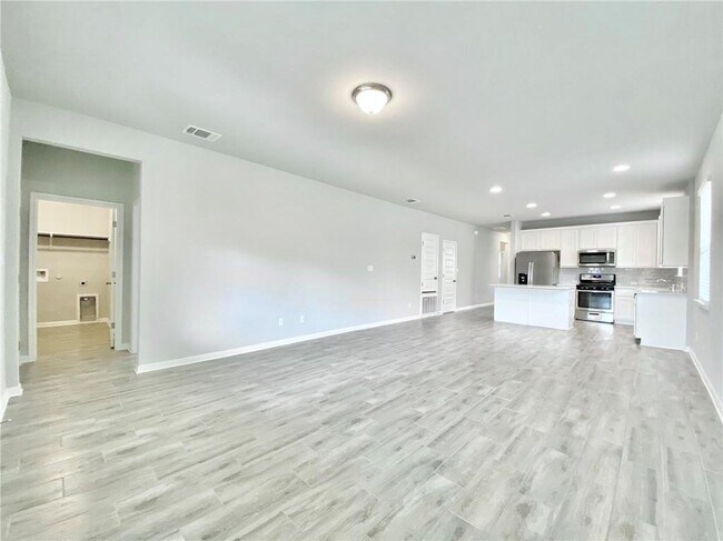 Building Photo - 2420 Pecan Island Dr