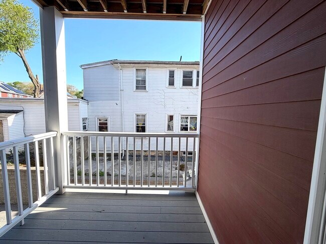 Building Photo - 966 Hyde Park Ave