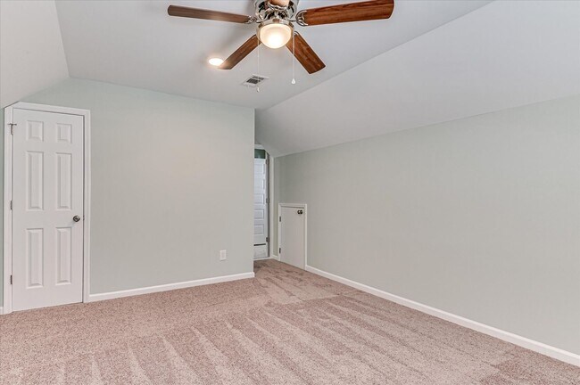 Building Photo - 705 Navan Ln