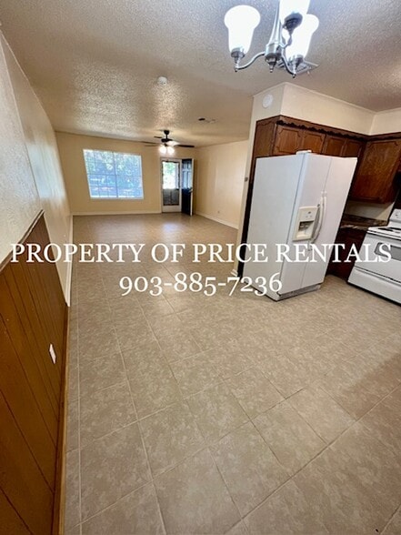 Dining nook - 622 Texas St