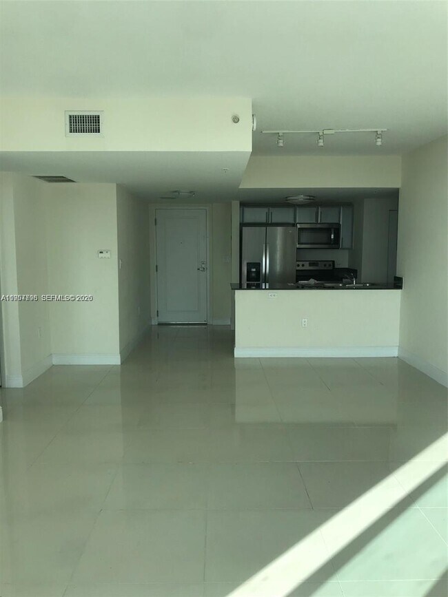 Building Photo - 1861 NW S River Dr