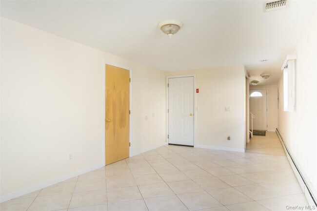 Building Photo - 11 7th St